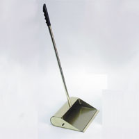 Standing Metal Dustpan (Brass)